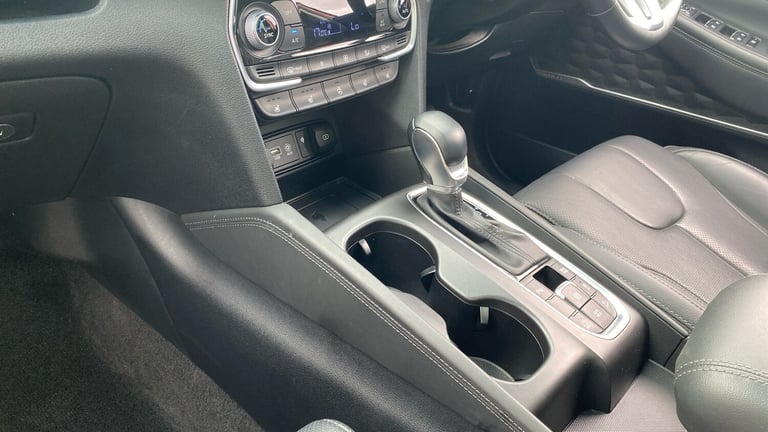 2019 Hyundai Santa Fe 2.2 CRDi Premium SE 5dr 4WD Auto ESTATE DIESEL Automatic