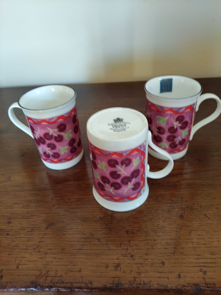 MUGS, JUGS, CRUET SET, & PLATES