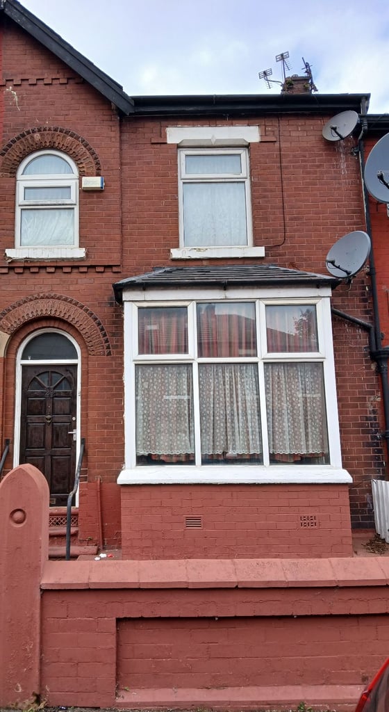 3 bedroom house Fully Furnished 2x WC available to rent £1450.00 pcm Great Location