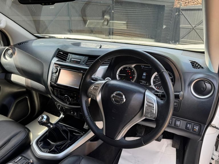 2018 Nissan Navara Double Cab Pick Up Tekna 2.3dCi 190 4WD PICK UP DIESEL Manual