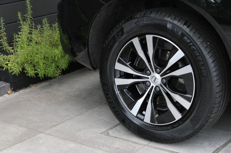 2021 Volvo XC60 2.0 B5 MHEV Momentum SUV 5dr Petrol Hybrid Auto AWD Euro 6 (s/s) (250 ps) ESTATE ...
