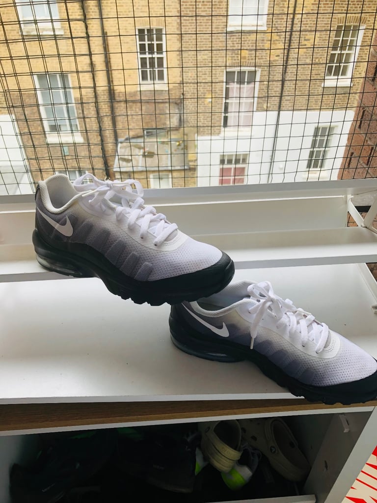Nike Air Max Invigor Trainers size 8 Men’s – £40 (Negotiable)