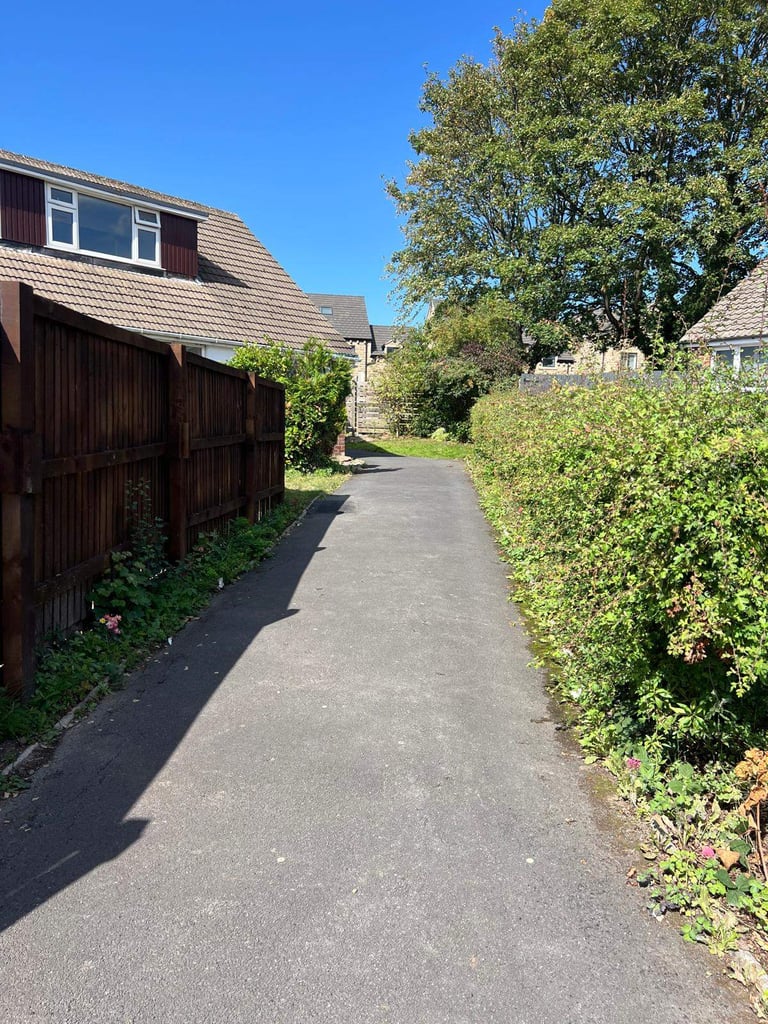 3 Bedroom Dormer bungalow to rent in WF16 - Ready to view now 