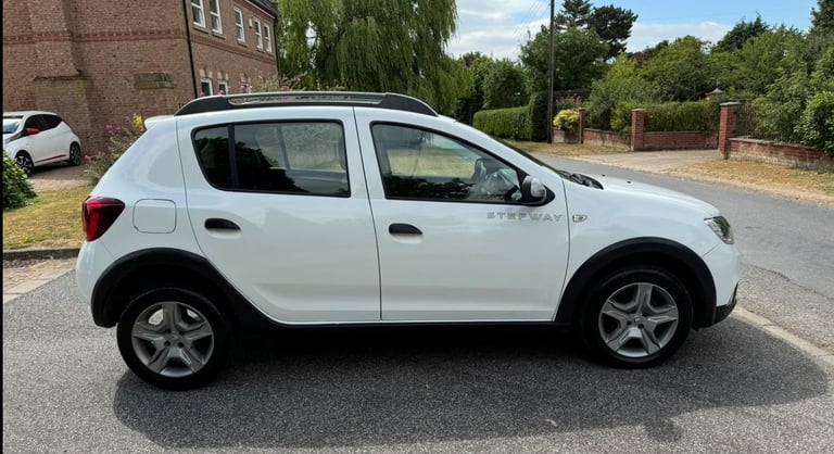 2017 DACIA SANDERO STEPWAY 1.5 DCi LAUREATE RUNS/DRIVES GREAT LOVELY EXAMPLE! 