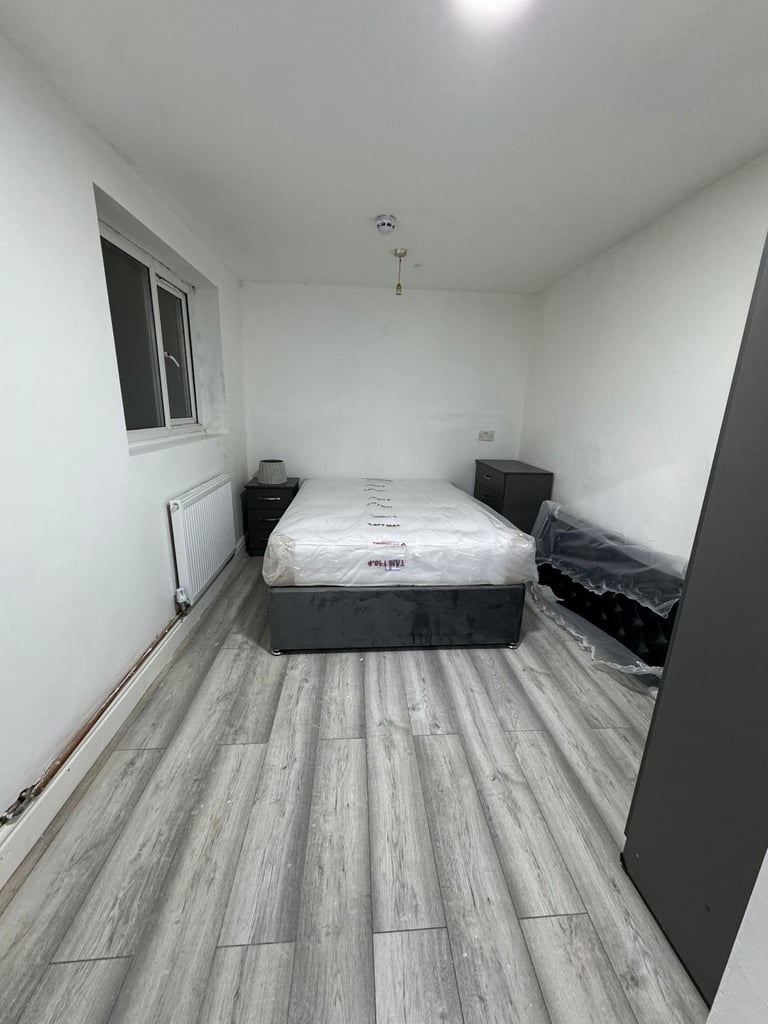 image for BEAUTIFUL DOUBLE ROOM FOR RENT IN HOUSNLOW CENTRAL