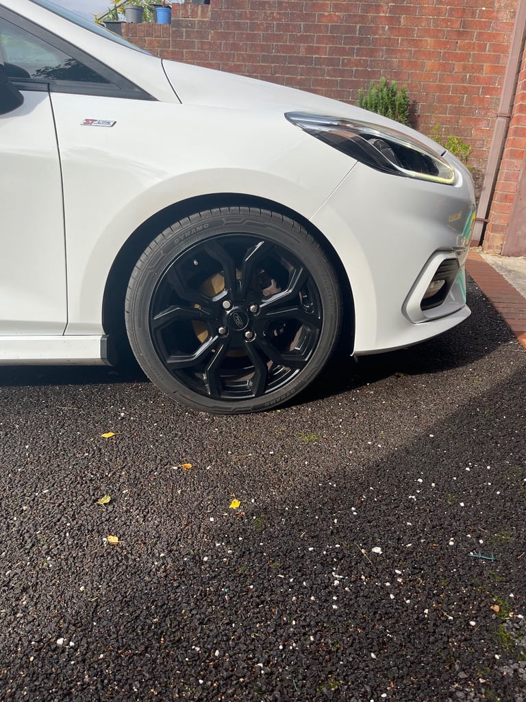 2018 1L Ford Fiesta ST Line - 3 door - White - B&O speaker system 