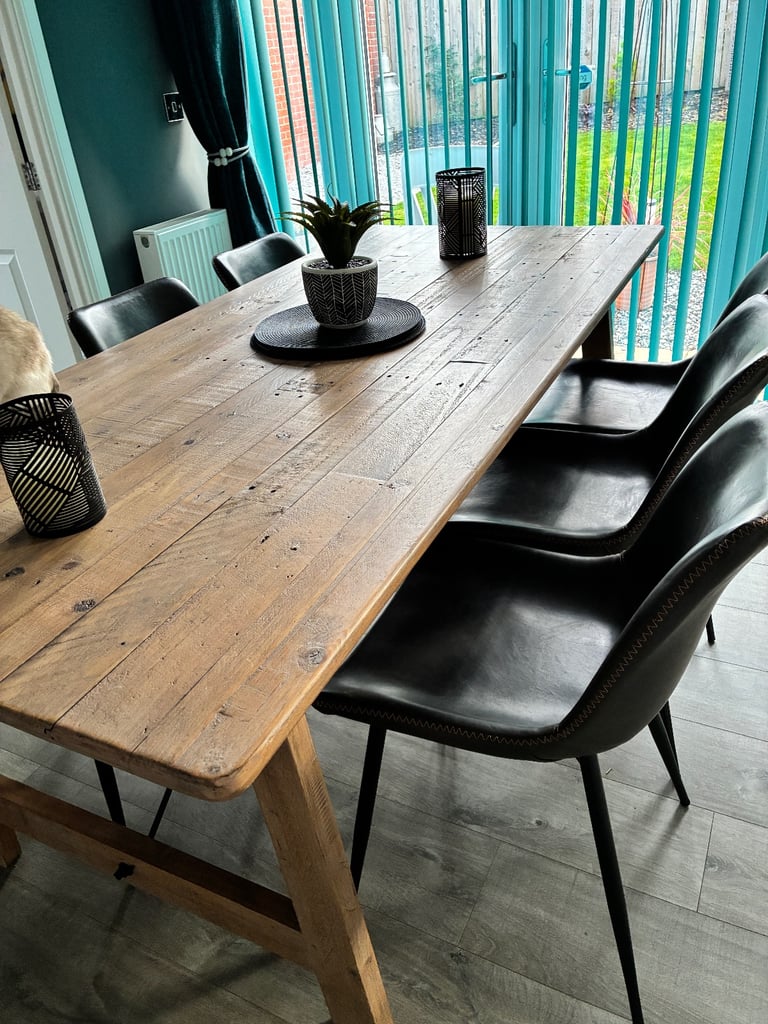 image for Stunning high quality 6 seater farmhouse table 