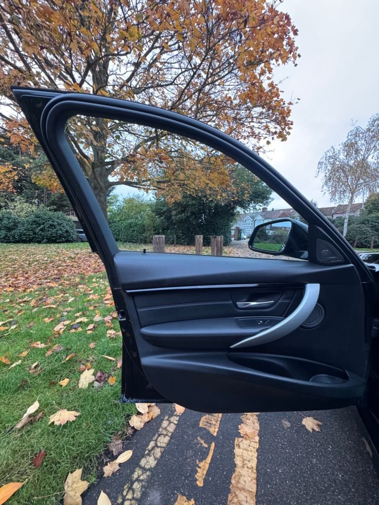 2018 BMW 3 Series 320i xDrive M Sport Shadow Edition 4dr Step Auto SALOON PETROL Automatic