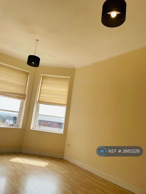 2 bedroom flat in Nightingale House, Nottingham, NG3 (2 bed) (#2665226)