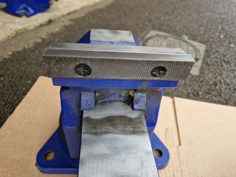 Record No 3 VS Swivel Base / Rotary Base 4” Engineers Vice - With Built In Anvil. Made in England.