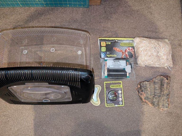 image for Reptile Hatching Tank with Accessories 