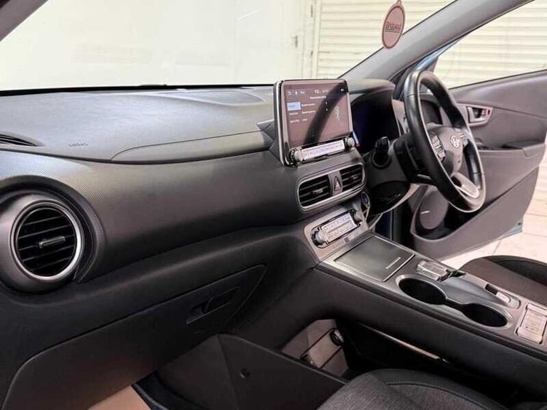 2020 Hyundai KONA 64kWh Premium SUV 5dr Electric Auto (7kW Charger) (204 ps) HATCHBACK Electric A...