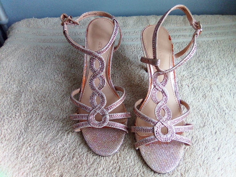 image for Gorgeous Glittery Sandals size 4