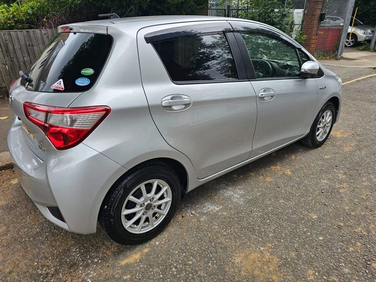 2018 Toyota Yaris 1.5 VVT-h Icon Tech E-CVT Euro 6 (s/s) 5dr Hatchback HYBRID ELECTRIC Automatic