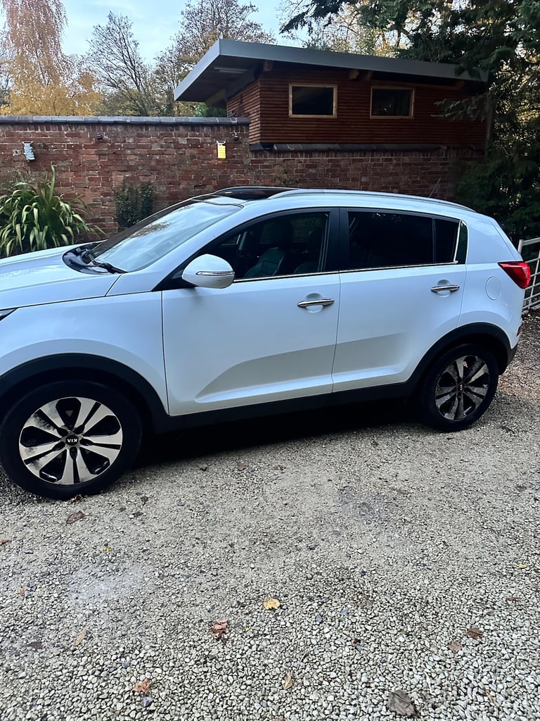 2013 Kia Sportage 1.7 CRDi ISG 3 5dr [Sat Nav] ESTATE Diesel Manual