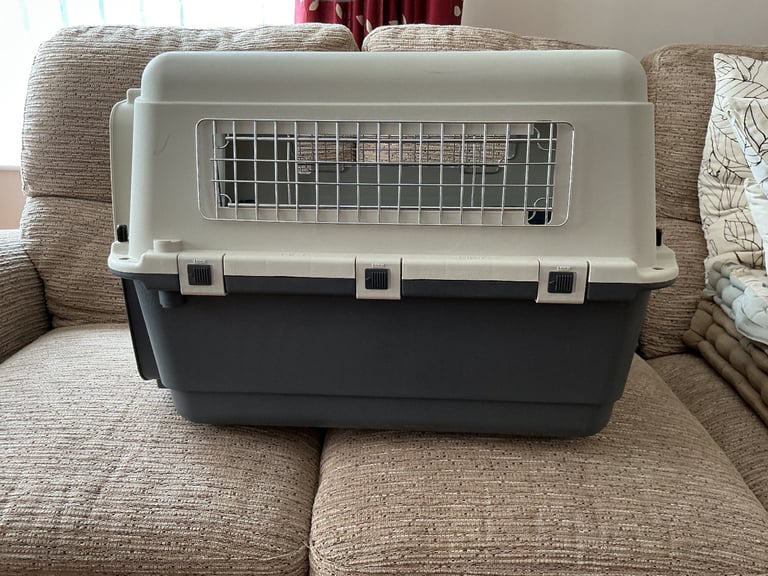 Large Pet Carrier.