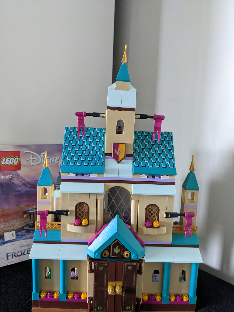 LEGO Disney Frozen II - Arendelle Castle Village (41167)