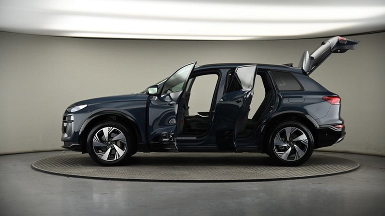 2024 Audi Q6 e-tron 100kWh S line SUV 5dr Electric Auto quattro (388 ps) SUV Electric Automatic