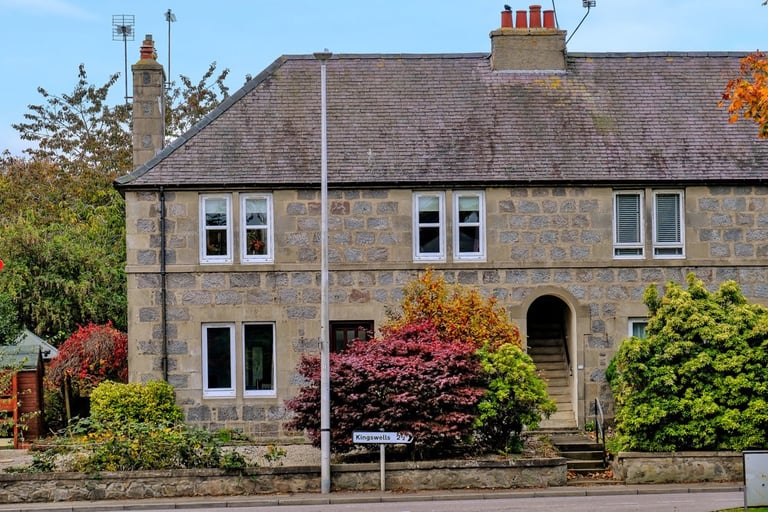 2 Bed Flat for Rent  -  Kirk Brae, Cults, Aberdeen, AB15 9QX