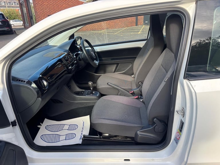 VOLKSWAGEN UP 1.0 Move up! 2014