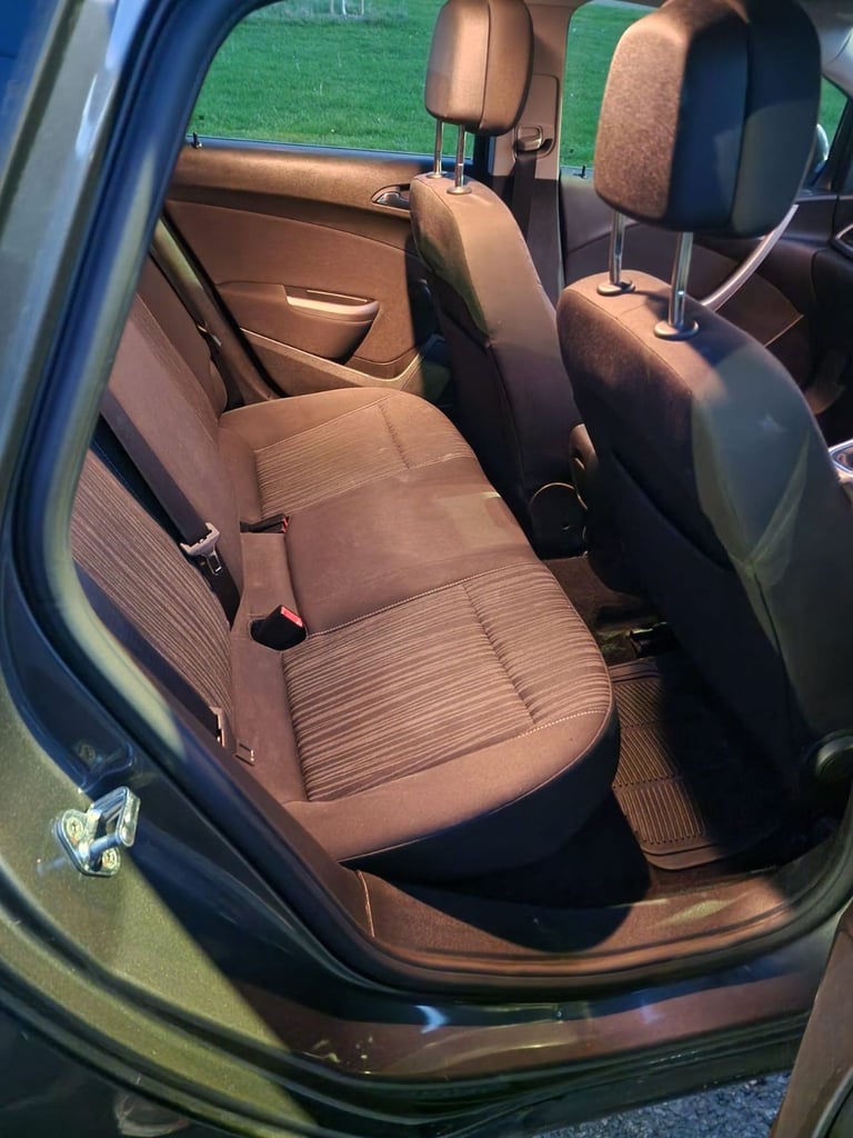 Vauxhall ASTRA 1.4, cheap car, Hatchback, 2011, Manual, 1398 (cc), 5 doors