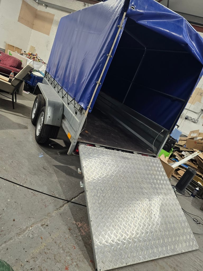 Unbraked 8.7ft by 4.2ft Trailer w/ ramp.