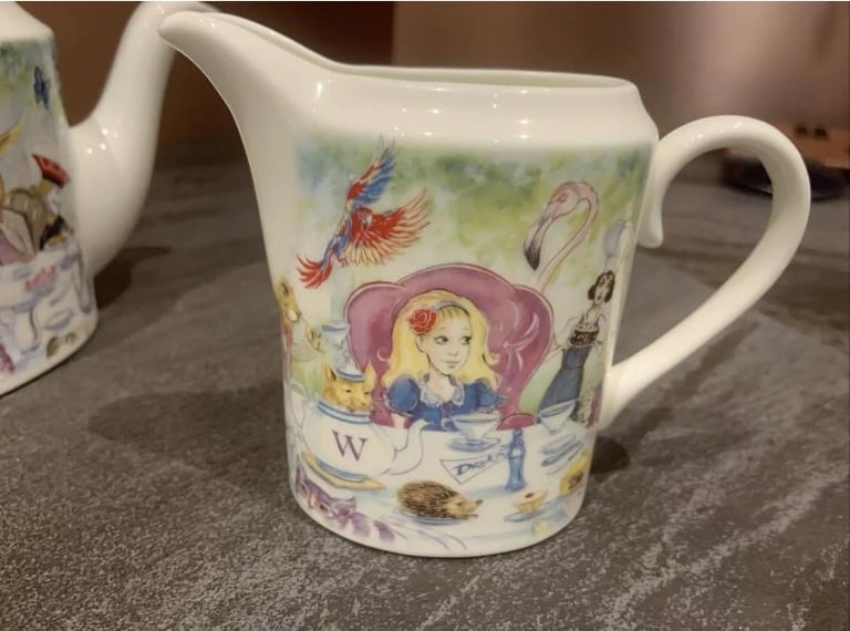 Whittard 2006 Alice in Wonderland Tea Set