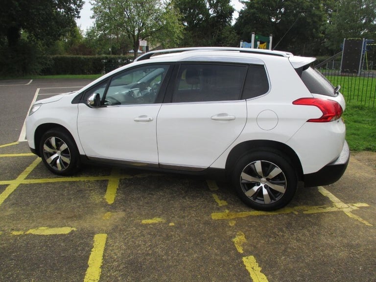 Peugeot 2008 BLUE HDI ALLURE