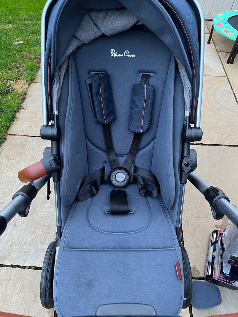 Silver Cross Wave Tandem Pushchair  