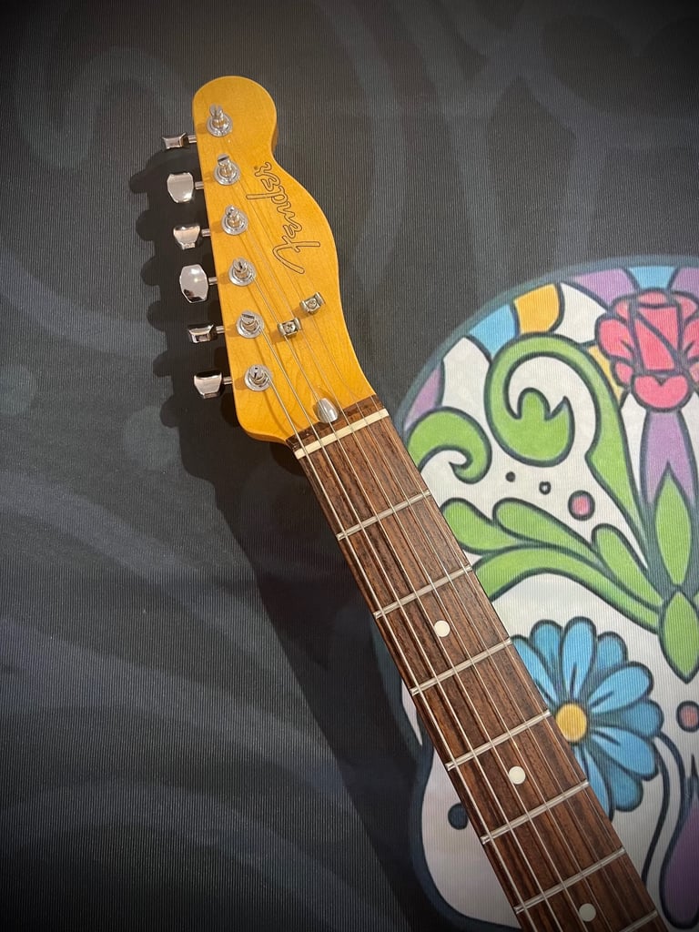 Fender Pawnshop 72 thinline Strat