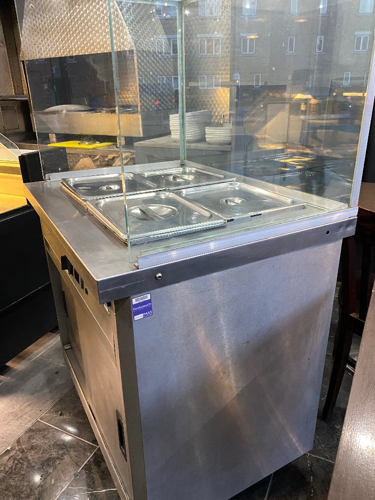 Lincat Panther P6B2 980mm Wide Mobile Hot Cupboard With Bain Marie Top