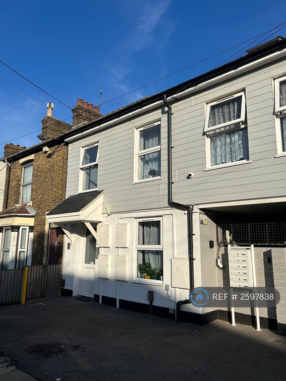 image for 2 bedroom flat in Cowper Road, Sittingbourne, ME10 (2 bed) (#2597838)
