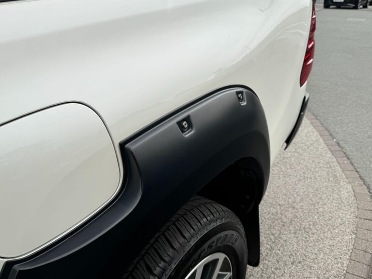 2020 Toyota Hilux 2.4 D-4D Invincible X Auto 4WD Euro 6 (s/s) 4dr (TSS) PICK UP Diesel Automatic