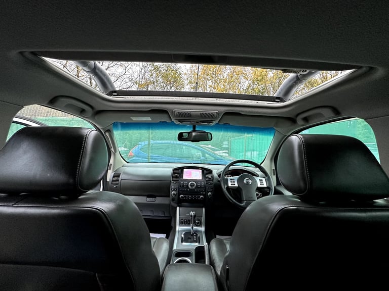 2013 Nissan Navara 3.0 dCi V6 Outlaw 4WD Diesel 4-Door Diesel