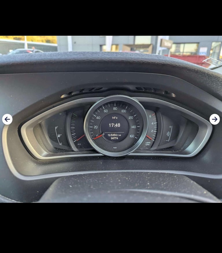 2015 Volvo V40 2.0 D3 SE Lux Nav Euro 5 (s/s) 5dr HATCHBACK Diesel Manual