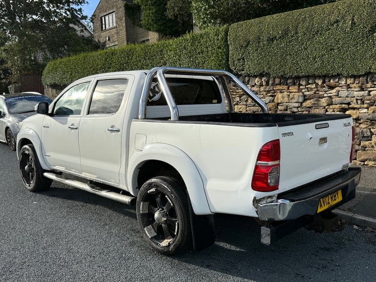 2012 TOYOTA HILUX INVINCIBLE DOUBLE CAB D/C 3.0 D4-D AUTO 4X4 WHITE 