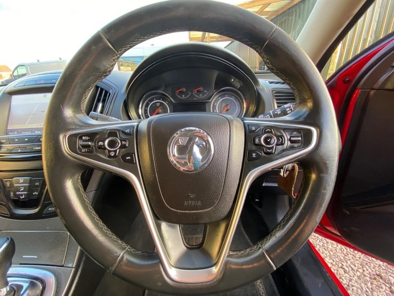 2015 Vauxhall Insignia 2.0 CDTi Design Nav Sports Tourer Auto Euro 6 5dr Estate Diesel Automatic