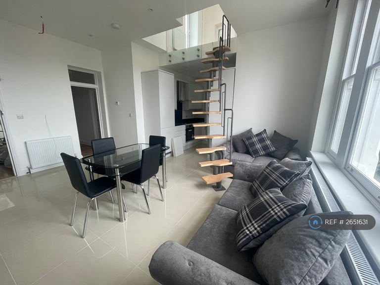 image for 4 bedroom flat in Emmanuel House, Croydon,East Croydon ,Purley, Beckenham, Vic (4 bed) (#2651631)