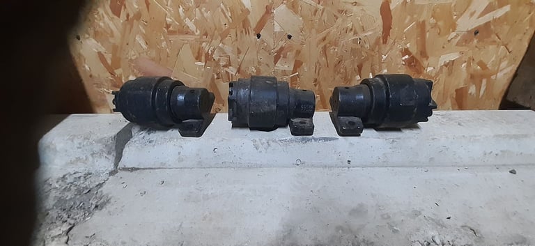 13 Tonne Digger Top Rollers