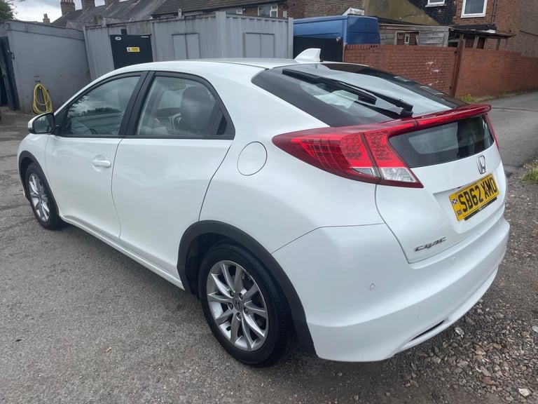 2012-honda-civic-1-8-i-vtec-ex-5dr-hatchback-petrol-manual-in-chesham