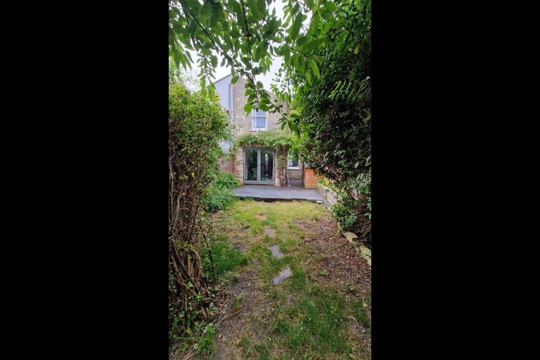 3 bedroom period house in CB1, £2100p/m