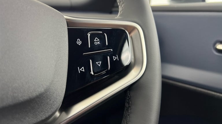 2025 Volvo EX30 Plus, Single Motor Extended Range, Electric Estate Electric Automatic