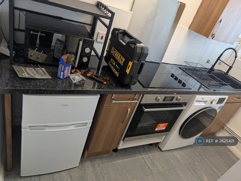 Studio flat in Boisseau House, London, E1 (#2625421)