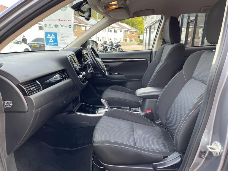 2020 Mitsubishi Outlander 2.4h TwinMotor 13.8kWh Verve CVT 4WD Euro 6 (s/s) 5dr ESTATE Petrol/Ele...