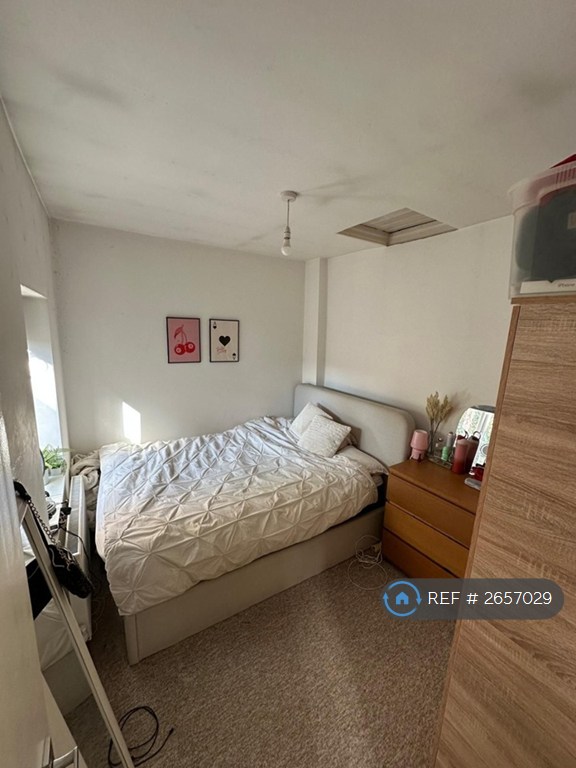 2 bedroom flat in High Road Leytonstone, London, E11 (2 bed) (#2657029)