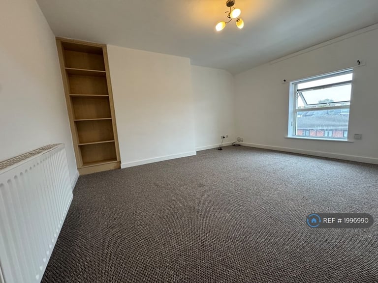 1 bedroom flat in Smithdown, Liverpool, L15 (1 bed) (#1996990)