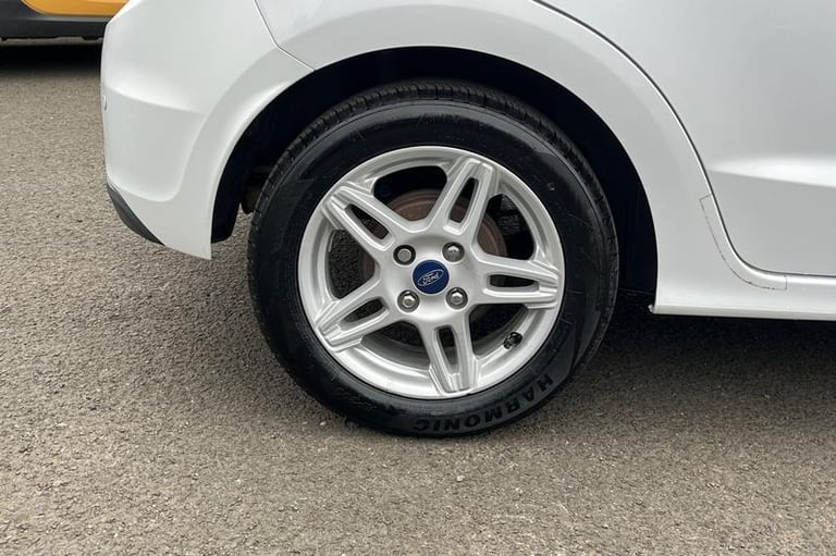 2017 Ford Ka+ 1.2 Zetec 5dr - 12 MONTHS MOT, 2 KEYS, LOW INSURANCE GROUP, REAR PARKING SE Hatchba...