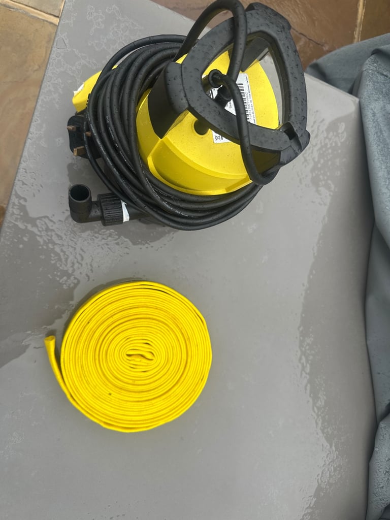 Karcher SDP 7000 Submersible pump & hose.
