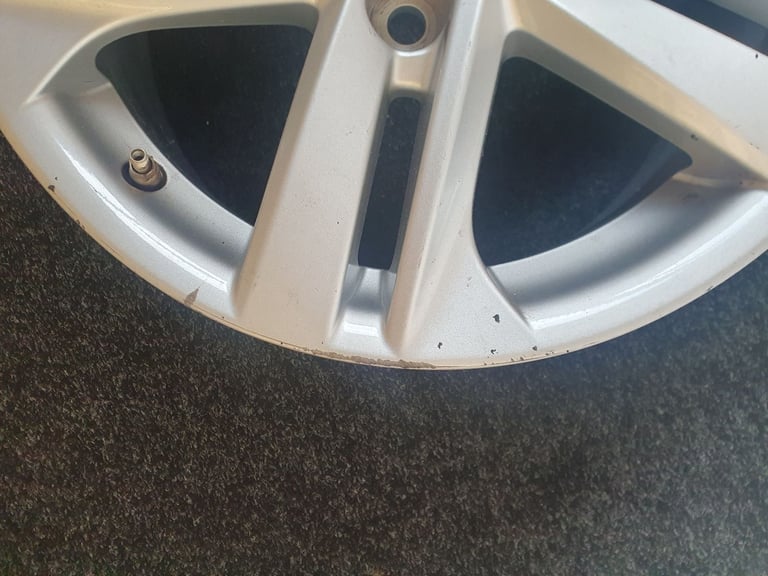 Toyota Corolla Hybrid HEV CVT Estate 16" Alloy Wheel