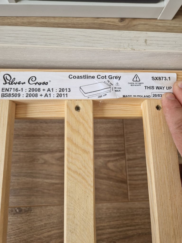 Silver cross cot/bed